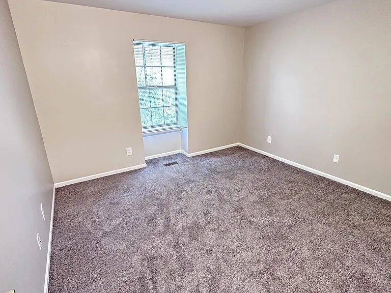 Brookwood Farms Apartments — Photo 9