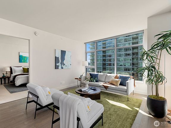 5th image of 588 Bell Street #2102S