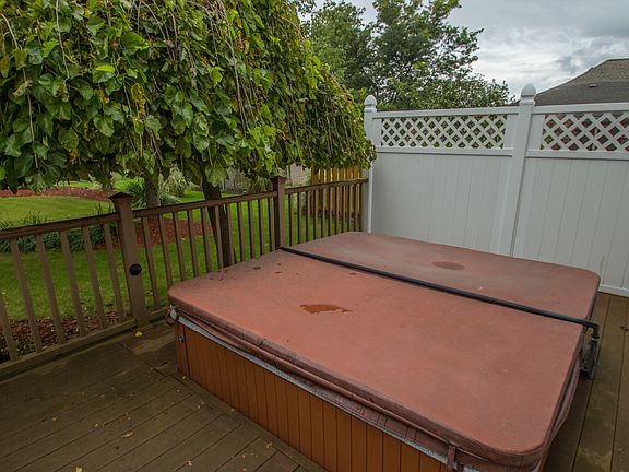 2nd image of 7926 Glengate Drive