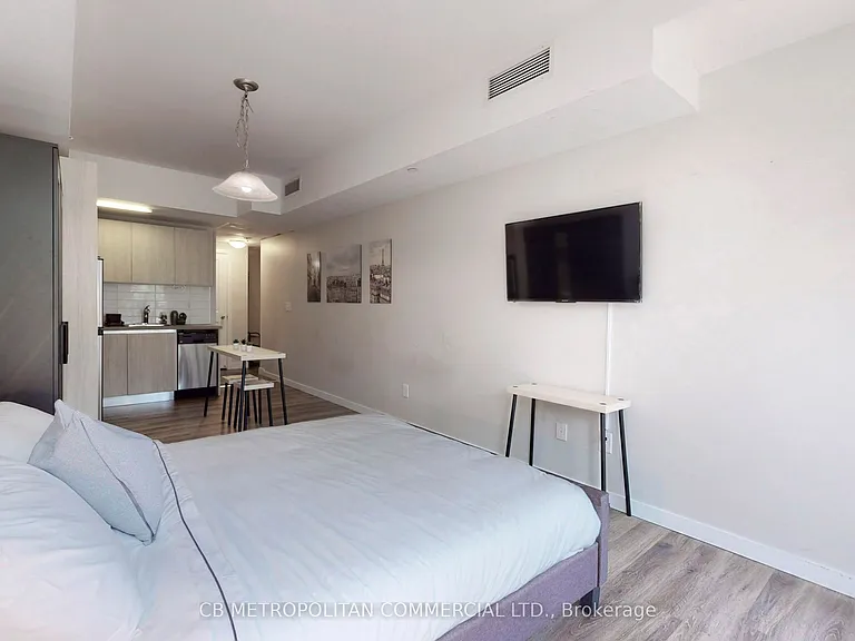 335 College St #106 — Photo 13