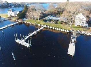 349 Winchester Dr, South Kingstown, RI 02879