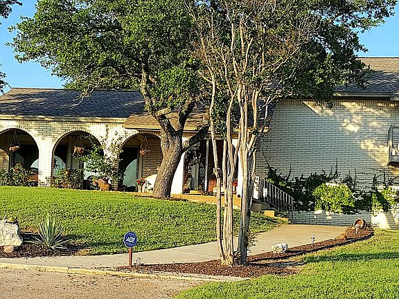 2nd image of 4605 Water Oak Dr