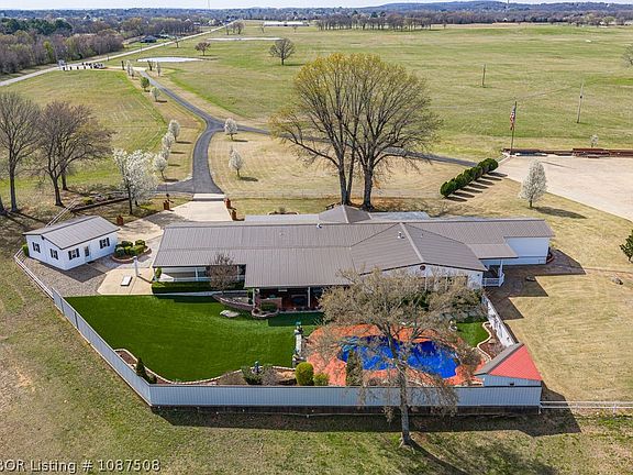 4th image of 464779 E 1070th Rd