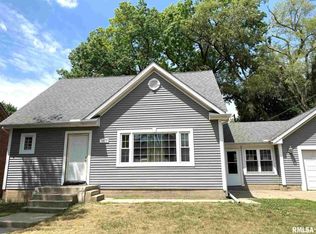 1513 S 5th St, Pekin, IL 61554
