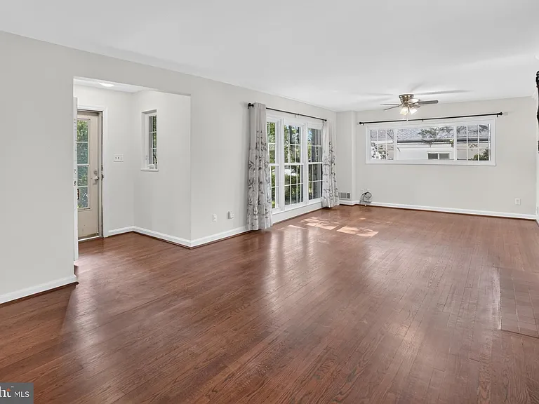 7803 Marbury Rd — Photo 6