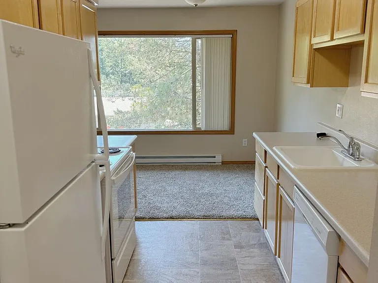 Roxclif Apartments — Photo 23