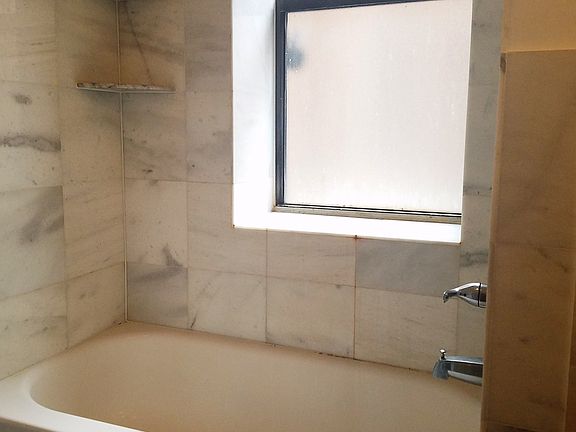 3rd image of 54 Maujer St APT 25