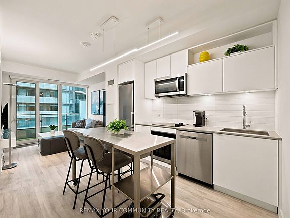 2nd image of 70 Princess St #1627