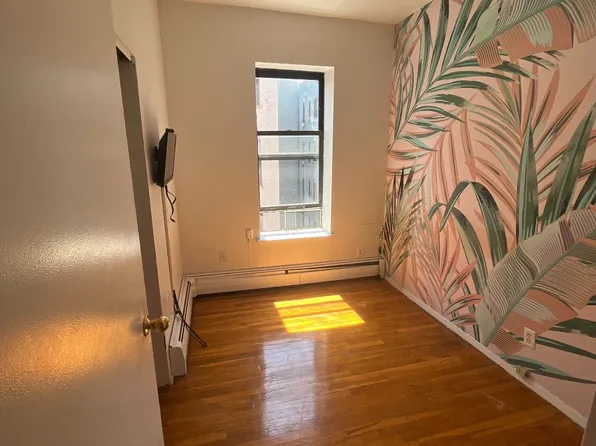 204 West 111th Street 5B image 3 of 8