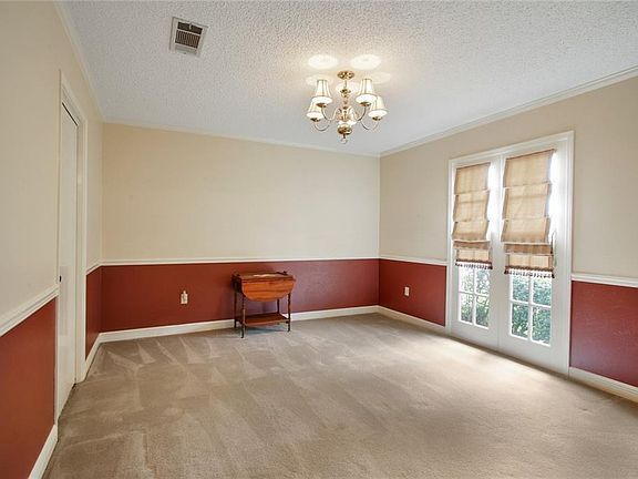 5th image of 31 Bocage Dr