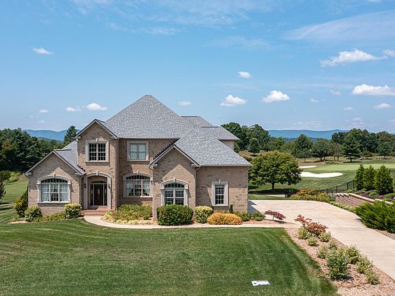 2nd image of 175 Tara Ct