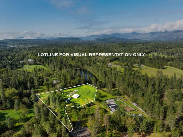 600 Hartsfield Ln, Merlin, OR 97532