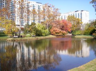 10201 Grosvenor Pl APT 103, Rockville, MD 20852
