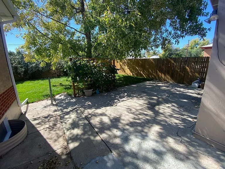 386 E 109th Ave — Photo 6