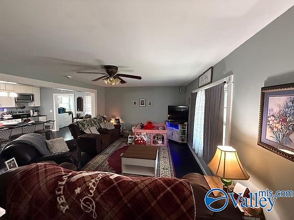 4th image of 190 College Rd