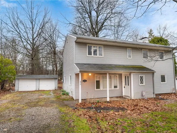 2758 Oak St, Willoughby Hills, OH 44094