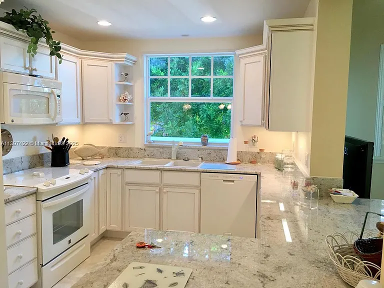 905 Mainsail Cir #905 — Photo 6