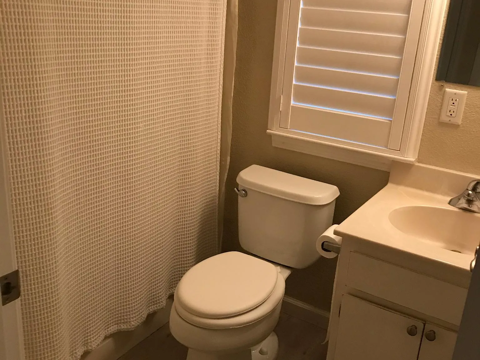 2 bed, 850 sqft, $2,000 — Photo 4