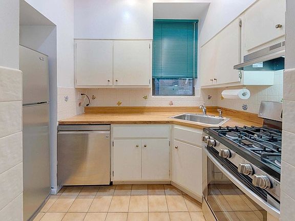 2nd image of 340 W 55th St APT 3E