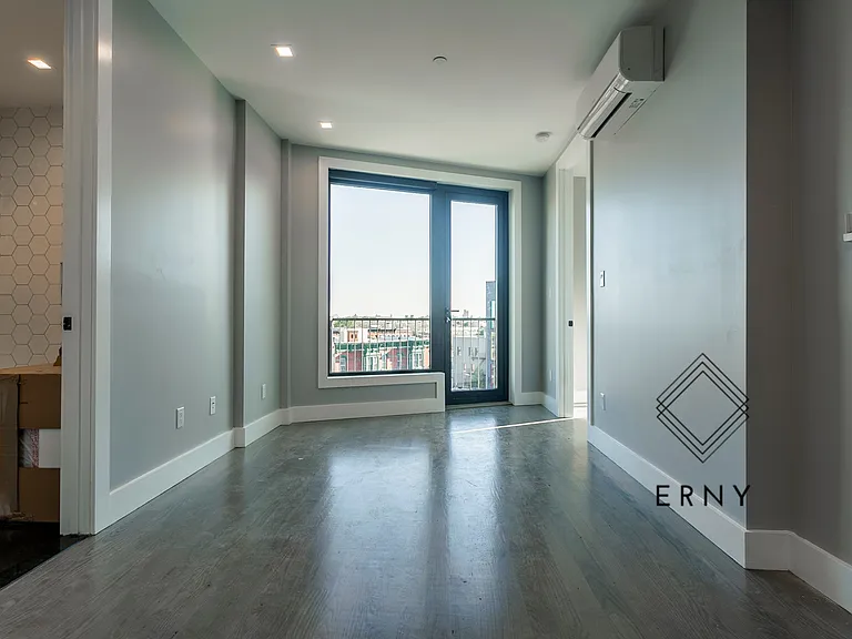 1096 Broadway #5R — Photo 3