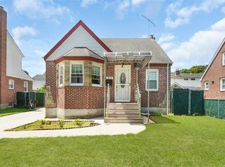 8258 246th St, Bellerose, NY 11426