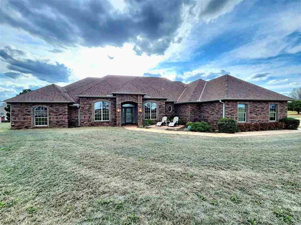 2 NW Burr Oak Dr, Lawton, OK 73507