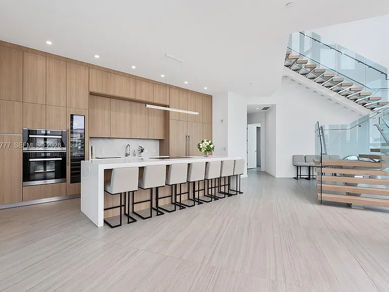 851 NE 1st Ave #Penthouse 5700 — Photo 11