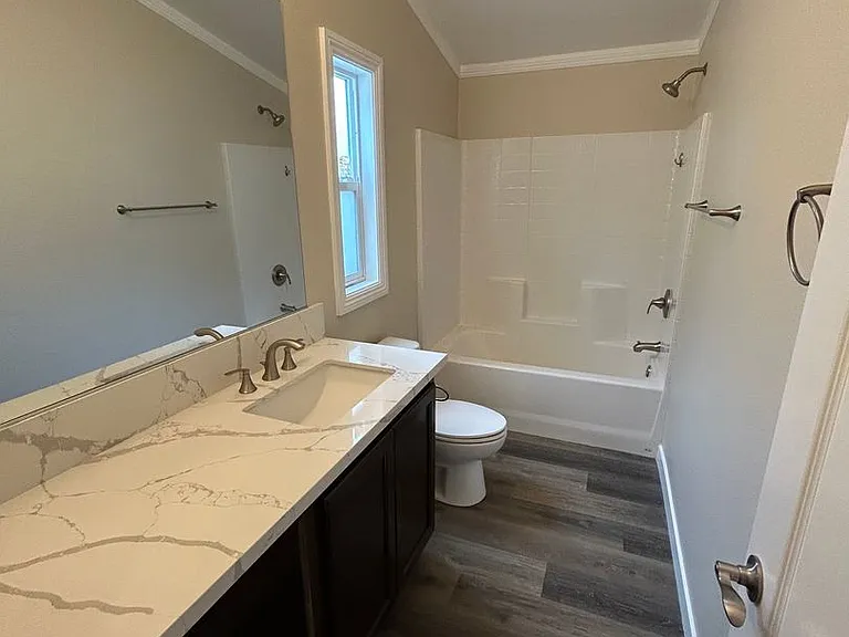 Remodeled Modern 3 Bed/2 Bath National City — Photo 28