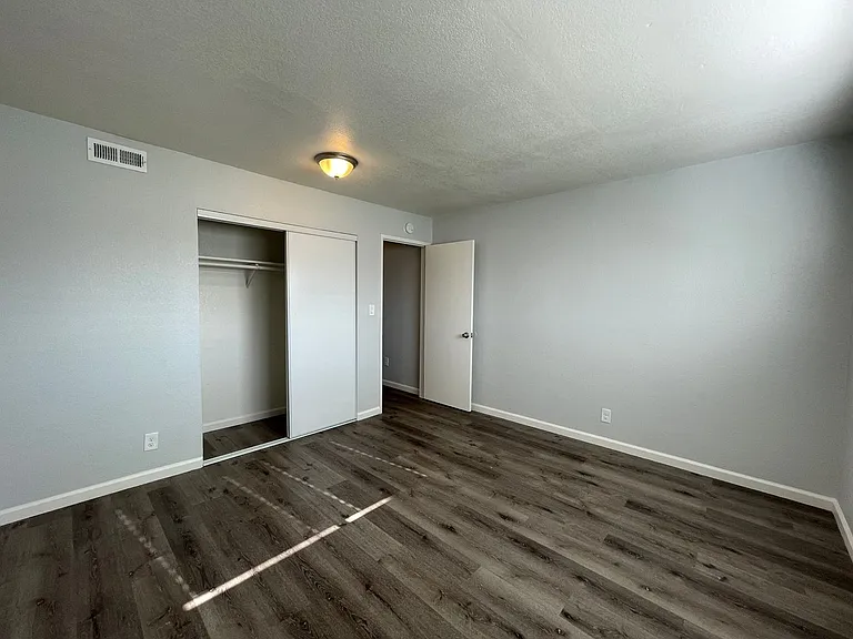 764 E Swain Road — Photo 18