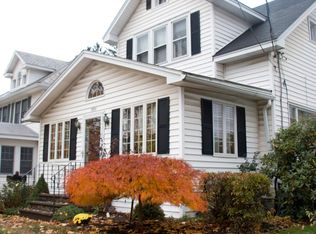 2711 15th St, Troy, NY 12180