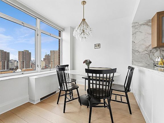 3rd image of 210 Warren St #25C