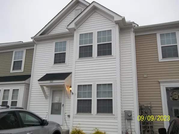 205 Kingsbury Ct, Fairmont, WV 26554