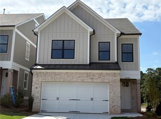 943 Crestmanor Dr, Marietta, GA 30008