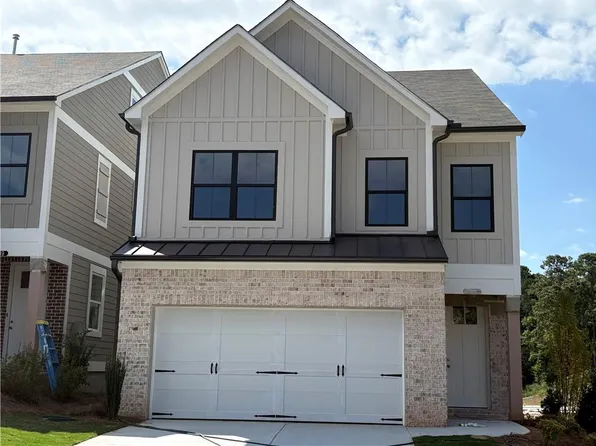 943 Crestmanor Dr, Marietta, GA 30008