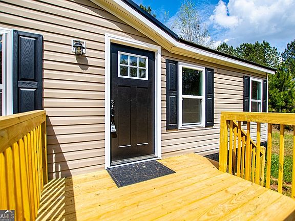 4th image of 59 Spring Ln