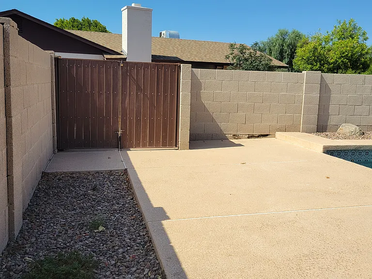 1642 E Carmen St — Photo 43
