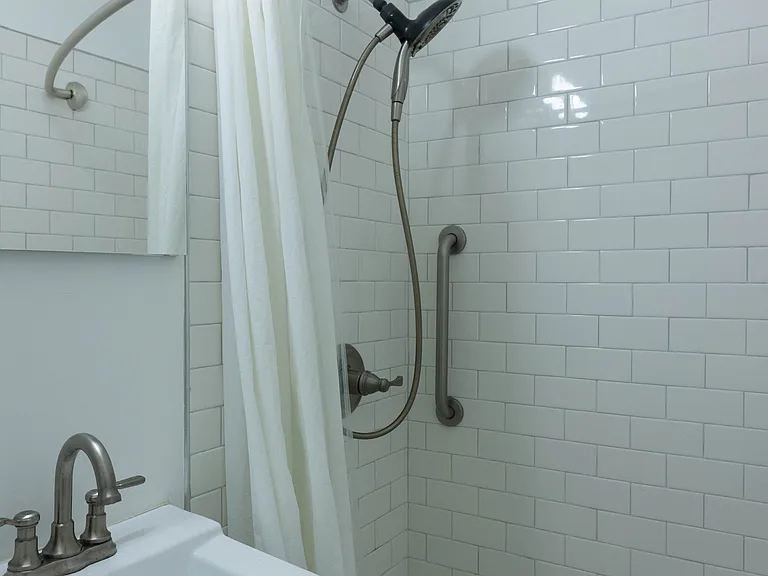 5125 Harold Way #202 — Photo 50