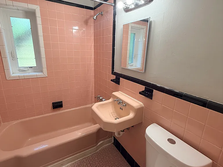576 Whitney Ave #K — Photo 9