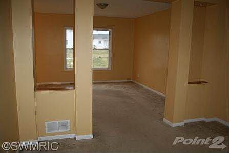 5th image of 2454 Honeysuckle Ln