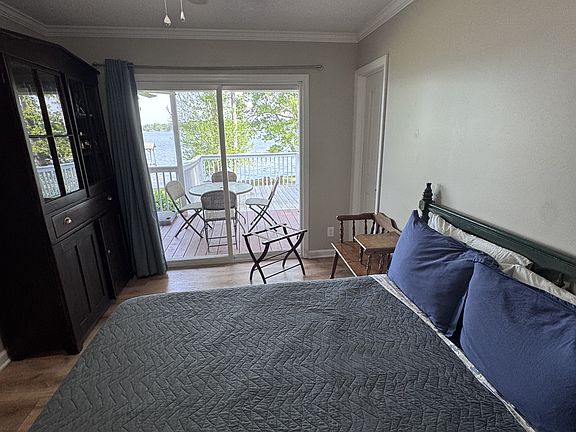 4th image of 212 Irvines Cir
