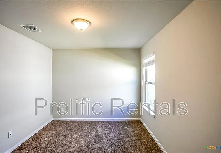 805 Stockdale Rd — Photo 19