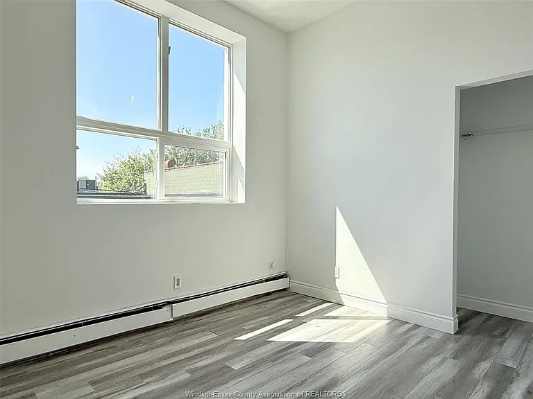 1188 Wyandotte St E #4 — Photo 9