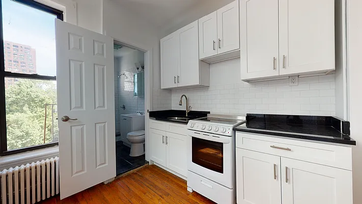 Rented by Bond New York | media 16