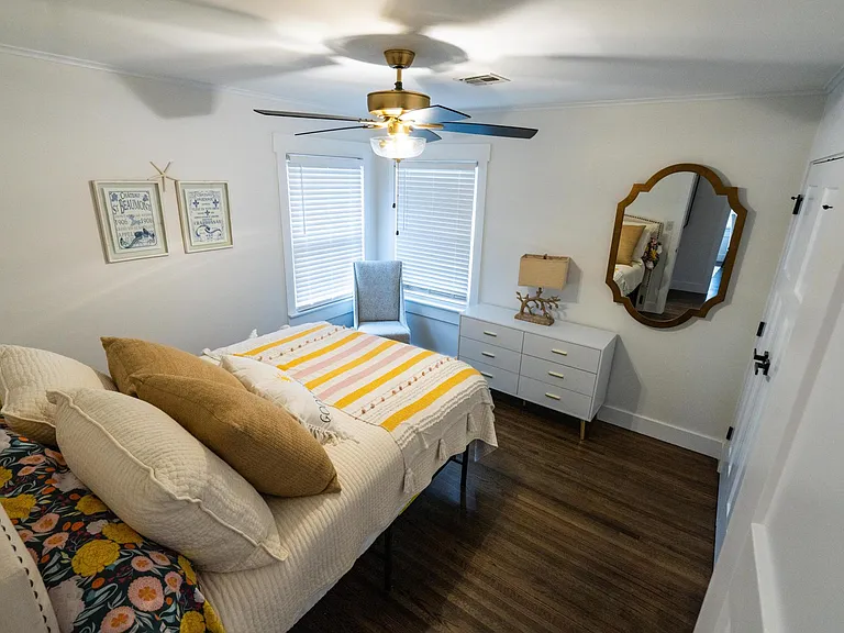 4932 S Newport Ave — Photo 26