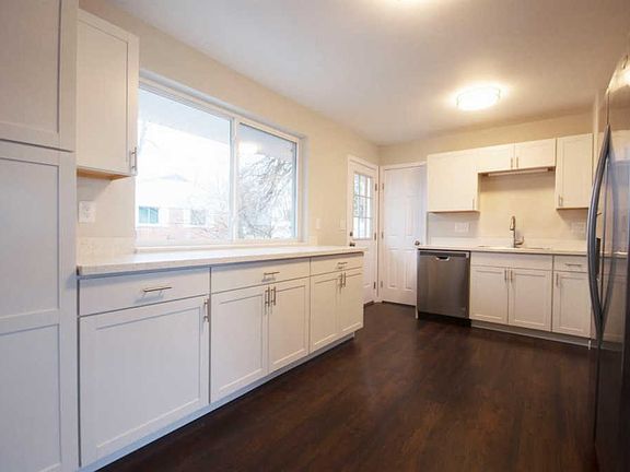 4th image of 4624 Clayton Dr