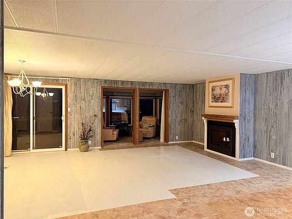 5th image of 411 SW College Avenue