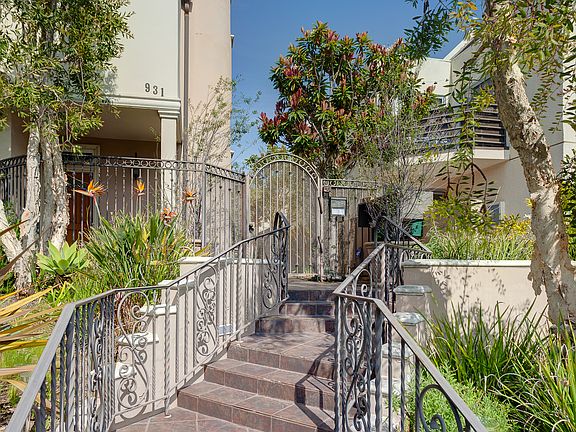 5th image of 931 10th St APT C