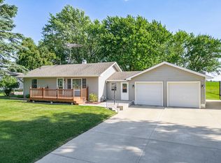 12501 Hebron Rd, Hebron, IL 60034