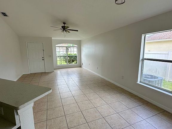 4th image of 510 Blackbird Ln