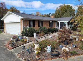 5028 Harvey Rd, Jamestown, NC 27282